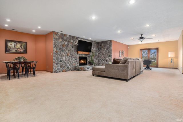 4715 W 200 South Road, Warsaw, IN 46580