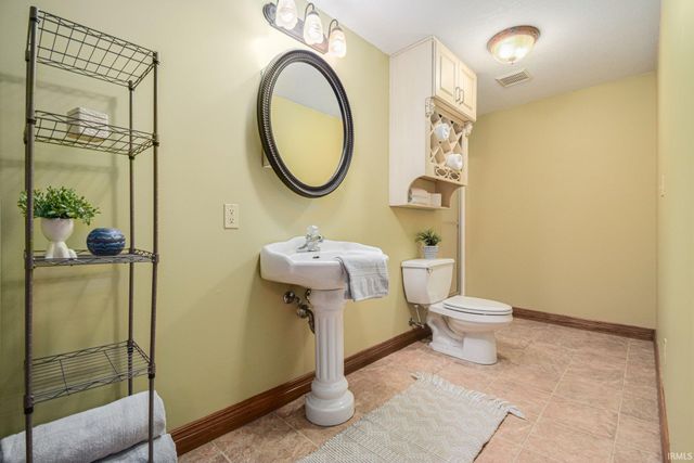 4715 W 200 South Road, Warsaw, IN 46580