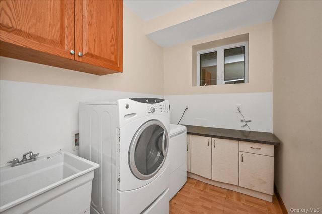 7716 Kew Forest Lane, Forest Hills, NY 11375