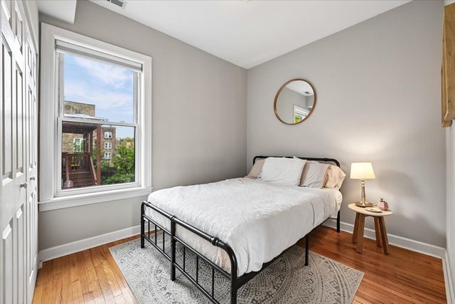 2920 W Berteau Avenue 2, Chicago, IL 60618