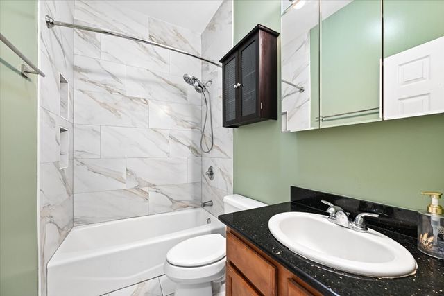 2920 W Berteau Avenue 2, Chicago, IL 60618