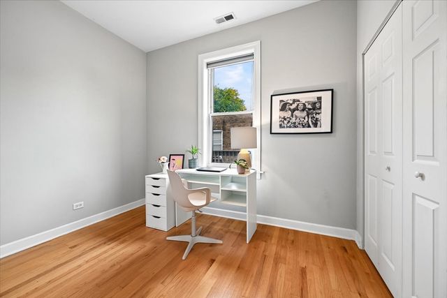 2920 W Berteau Avenue 2, Chicago, IL 60618