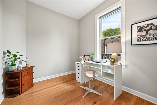 2920 W Berteau Avenue 2, Chicago, IL 60618