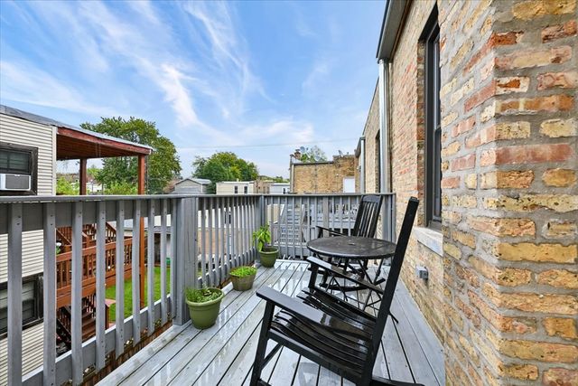 2920 W Berteau Avenue 2, Chicago, IL 60618