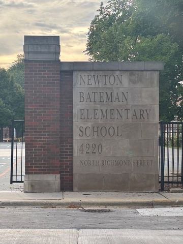 2920 W Berteau Avenue 2, Chicago, IL 60618