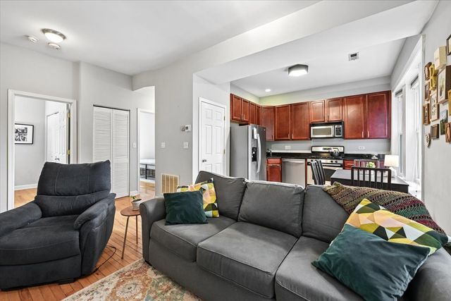 2920 W Berteau Avenue 2, Chicago, IL 60618