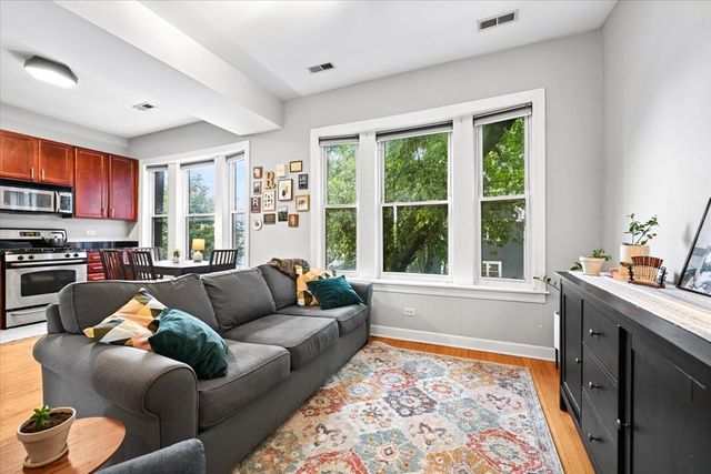 2920 W Berteau Avenue 2, Chicago, IL 60618