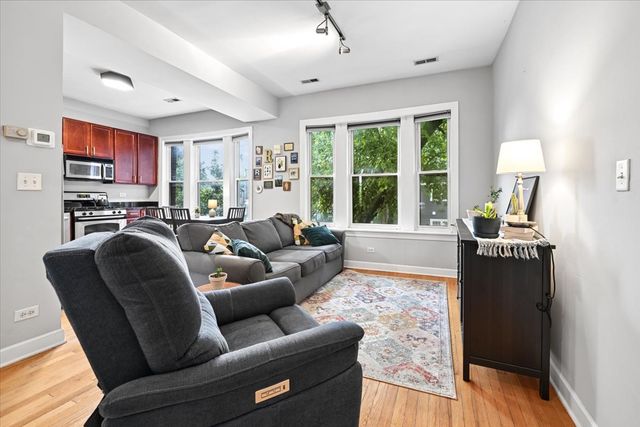 2920 W Berteau Avenue 2, Chicago, IL 60618