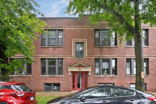 2920 W Berteau Avenue 2, Chicago, IL 60618
