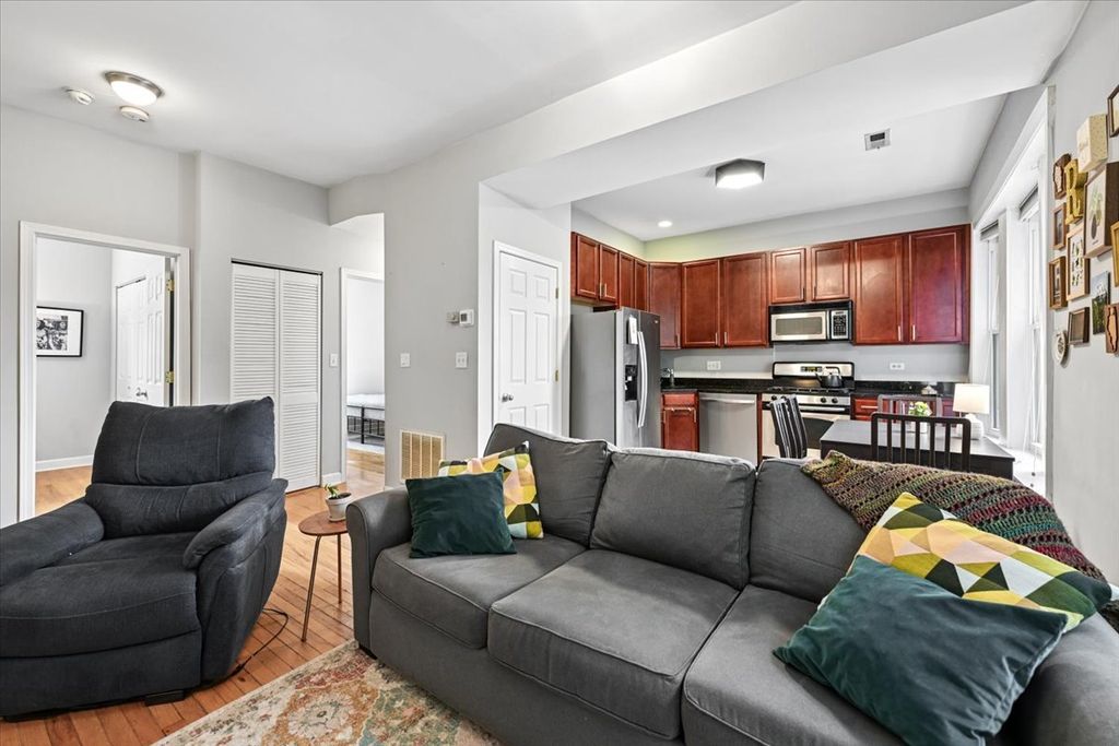 2920 W Berteau Avenue 2, Chicago, IL 60618 — photo 5