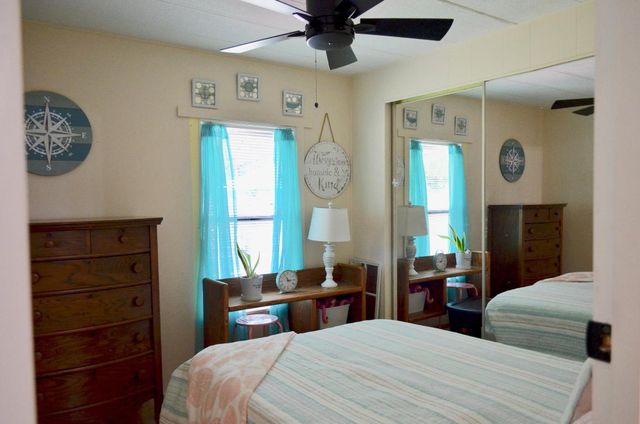 8031 SE Homestead Avenue, Hobe Sound, FL 33455