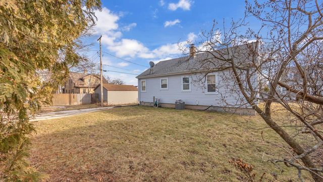 1716 Norma COURT, Sheboygan, WI 53081