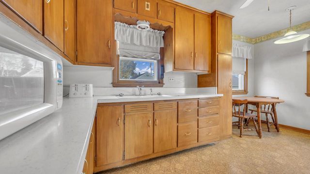 1716 Norma COURT, Sheboygan, WI 53081