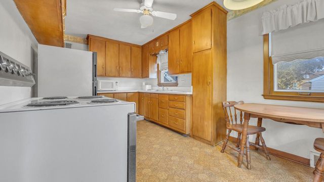 1716 Norma COURT, Sheboygan, WI 53081