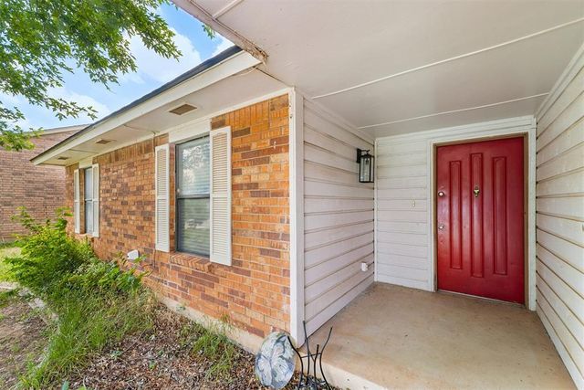 12309 Rockgate Drive, Yukon, OK 73099