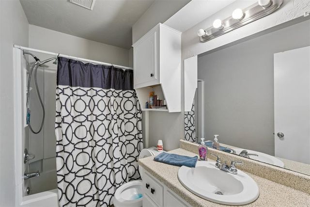 12309 Rockgate Drive, Yukon, OK 73099