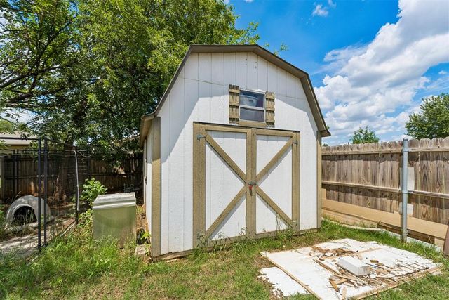 12309 Rockgate Drive, Yukon, OK 73099