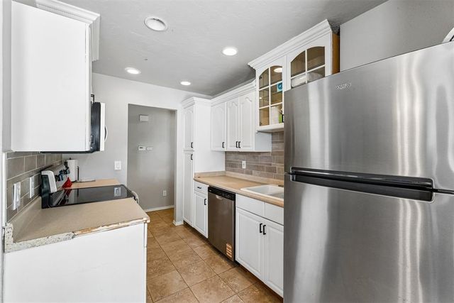 12309 Rockgate Drive, Yukon, OK 73099