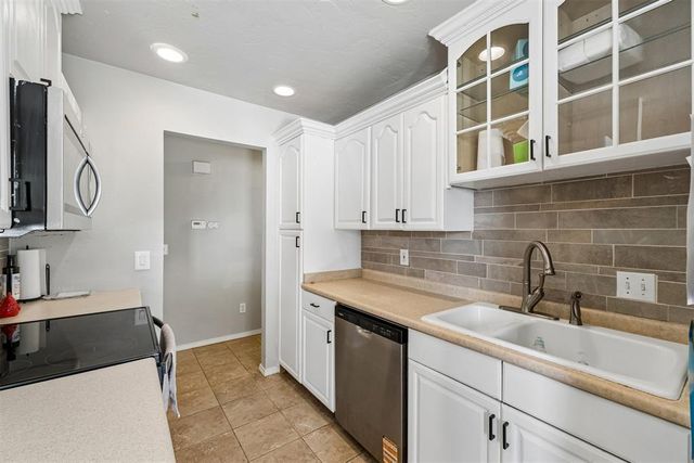 12309 Rockgate Drive, Yukon, OK 73099
