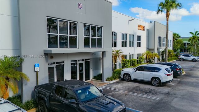 7855 NW 46th St 3, Doral, FL 33166