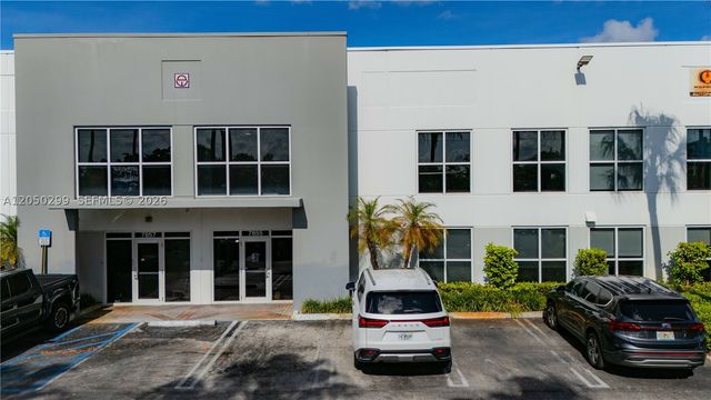 7855 NW 46th St 3, Doral, FL 33166