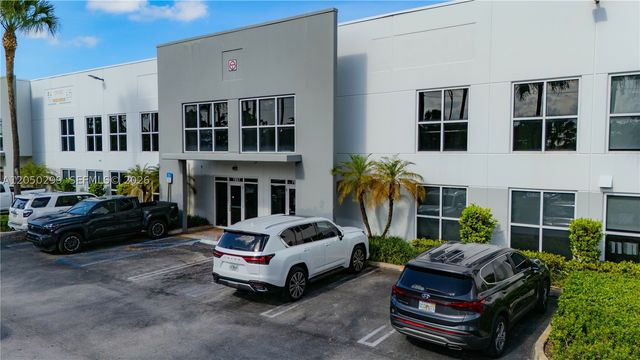 7855 NW 46th St 3, Doral, FL 33166