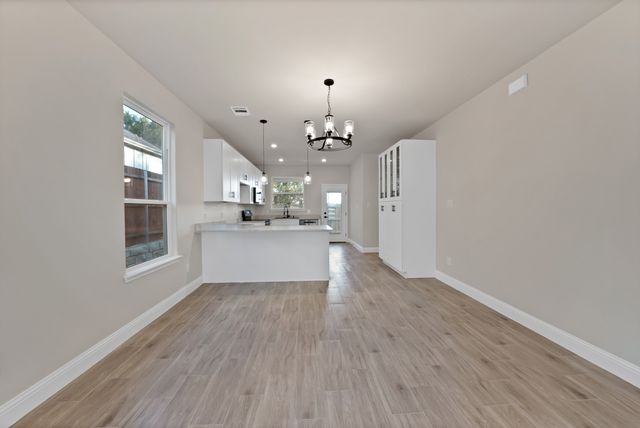 5712 San Jacinto Drive, Granbury, TX 76048