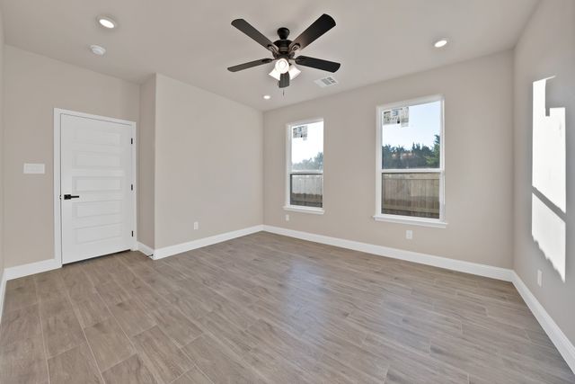 5712 San Jacinto Drive, Granbury, TX 76048