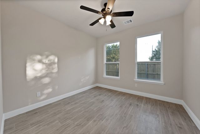 5712 San Jacinto Drive, Granbury, TX 76048