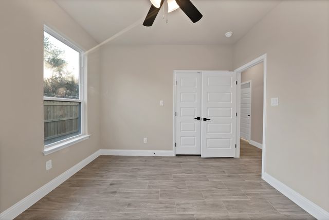 5712 San Jacinto Drive, Granbury, TX 76048