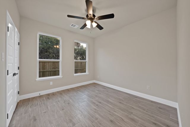 5712 San Jacinto Drive, Granbury, TX 76048