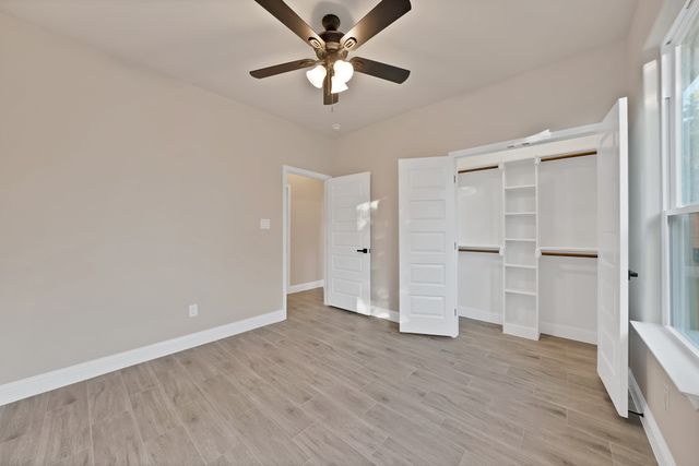 5712 San Jacinto Drive, Granbury, TX 76048