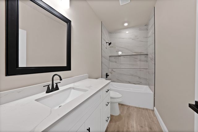 5712 San Jacinto Drive, Granbury, TX 76048