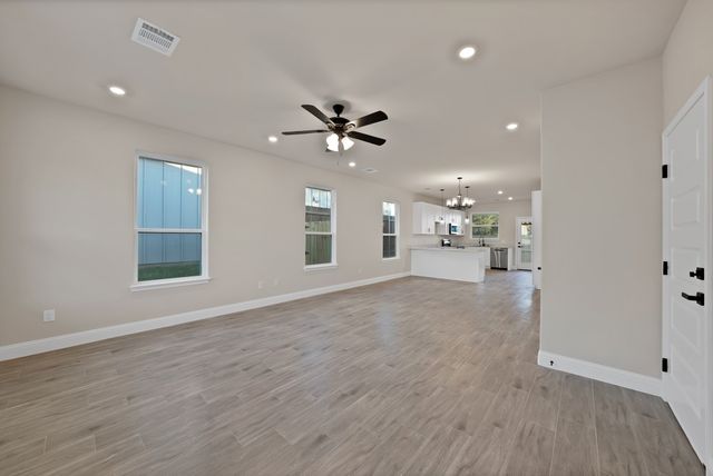 5712 San Jacinto Drive, Granbury, TX 76048