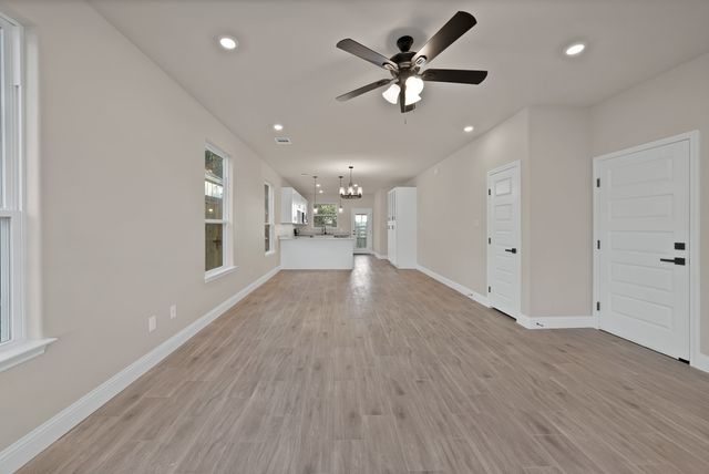 5712 San Jacinto Drive, Granbury, TX 76048