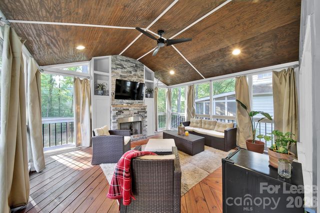 9745 Whitewood Trail, Charlotte, NC 28269