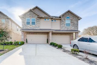 529 N 6th Street, La Porte, TX 77571