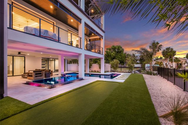 703 S BAY BOULEVARD, Anna Maria, FL 34216