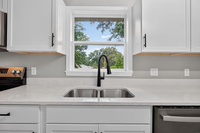 308 Gilbertville Road, Elk Run Heights, IA 50707