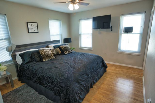 549 Private Road 675, Sargent, TX 77414