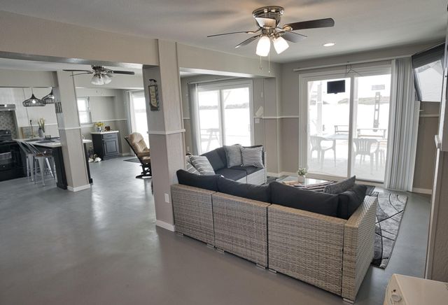 549 Private Road 675, Sargent, TX 77414