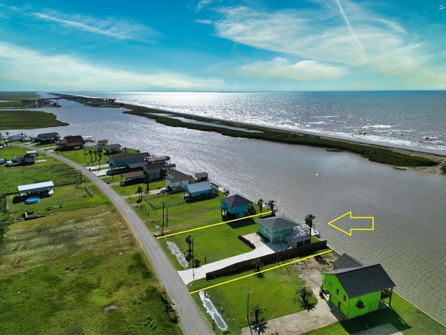 549 Private Road 675, Sargent, TX 77414