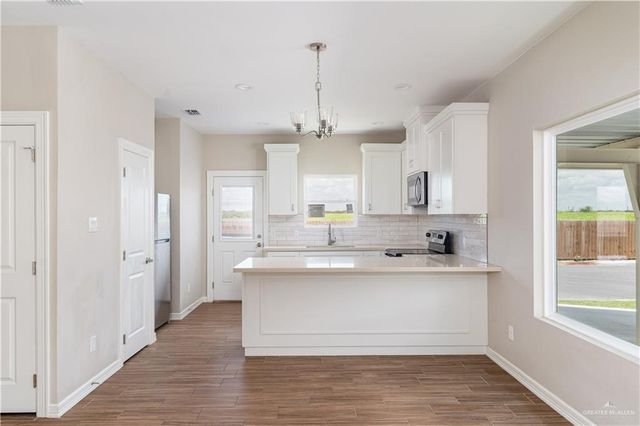 1025 N Clarence Avenue, Edinburg, TX 78541