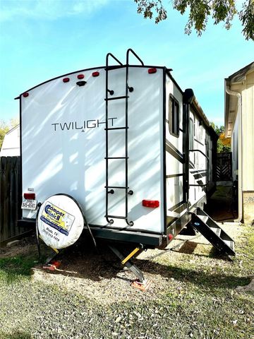 201 Millington LN, Buda, TX 78610