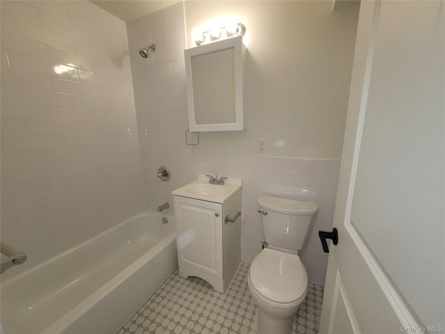 671 Bronx River Road 4N, Yonkers, NY 10704