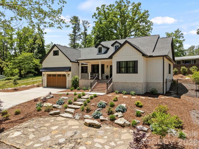 710 Knollwood Drive, Hendersonville, NC 28791