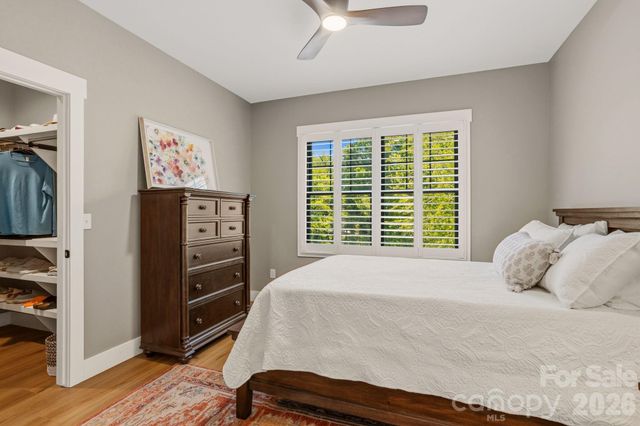 710 Knollwood Drive, Hendersonville, NC 28791