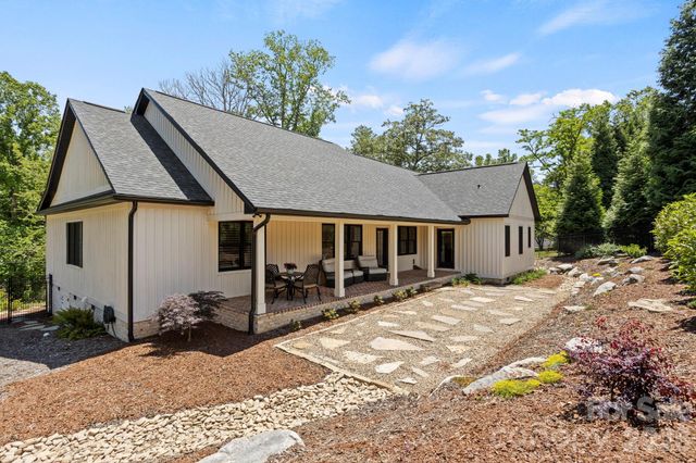 710 Knollwood Drive, Hendersonville, NC 28791