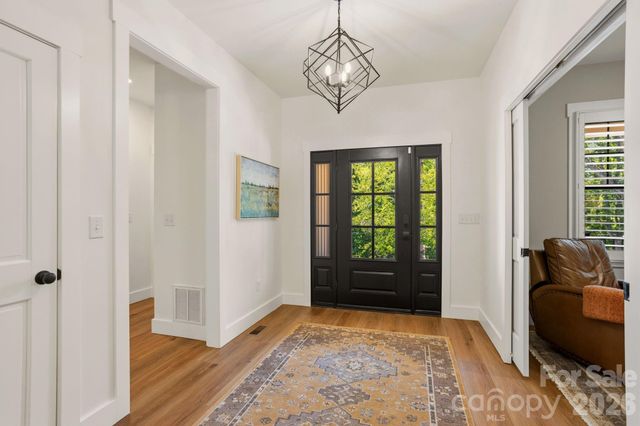 710 Knollwood Drive, Hendersonville, NC 28791