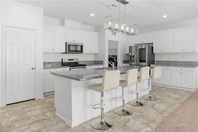 41024 Chambord Drive, Lake Elsinore, CA 92532